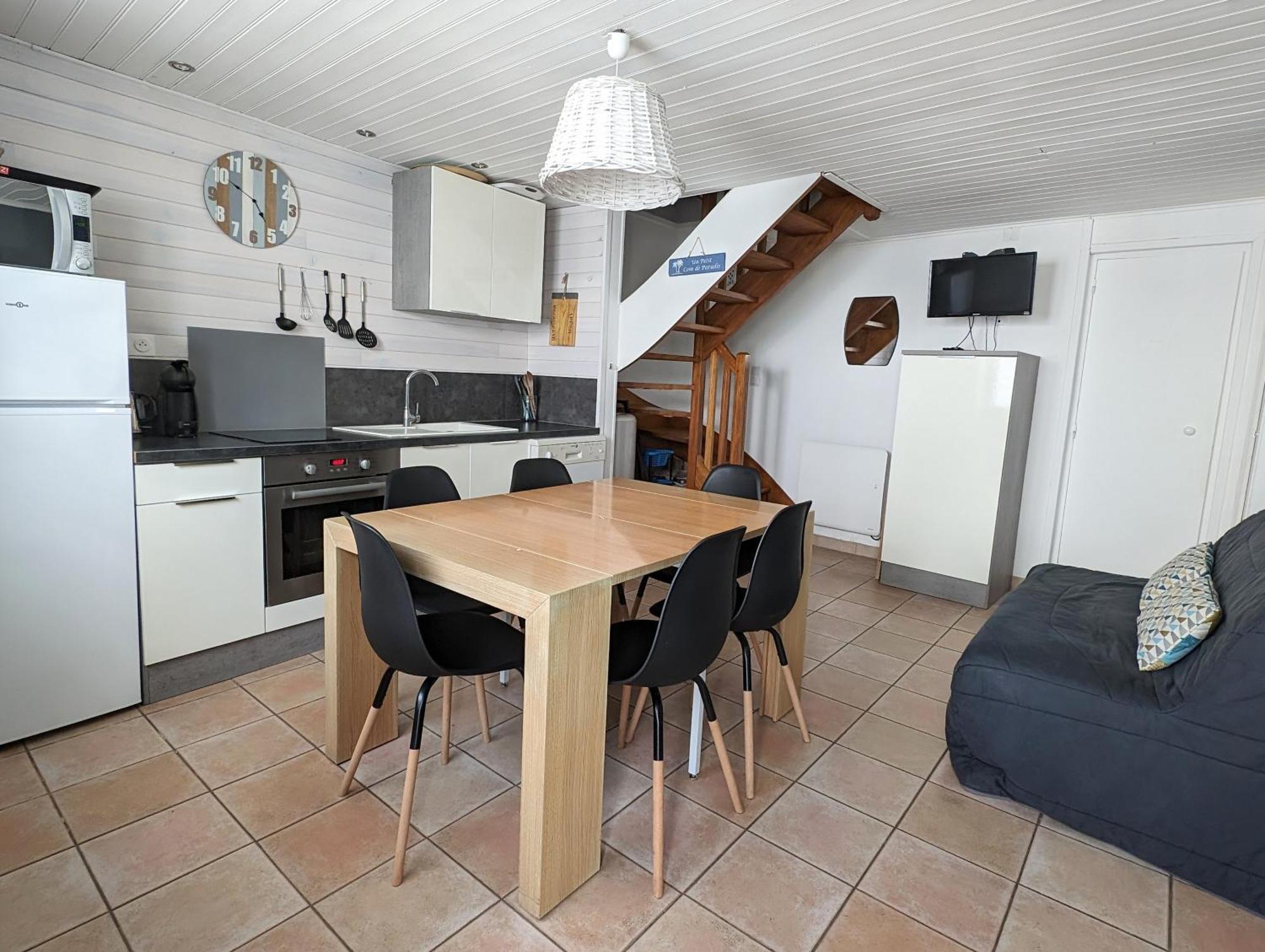 Agreable Maison Renovee En Hyper Centre Avec Patio Pornic Esterno foto